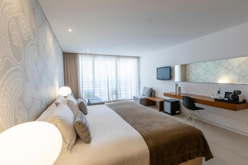 Standard Double or Twin Room image 3