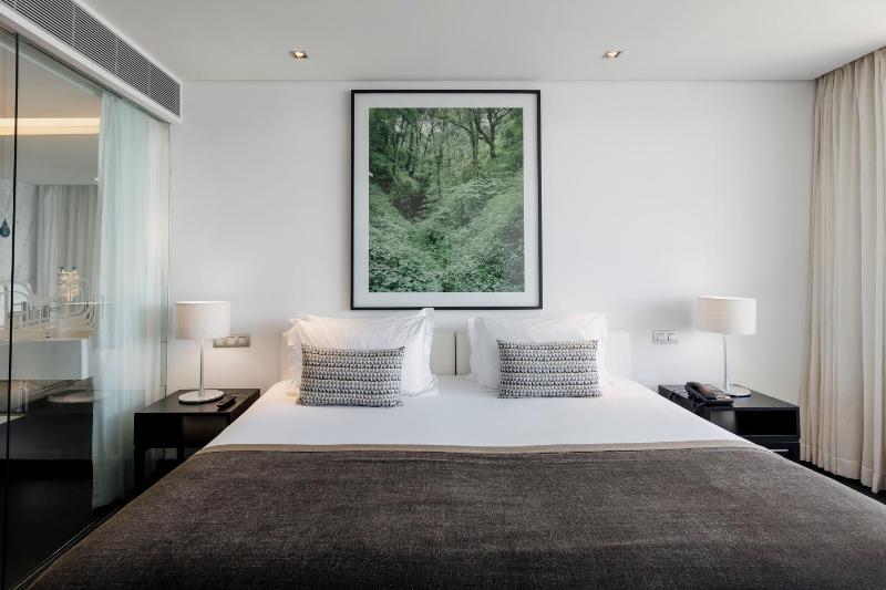 Superior Deluxe Double or Twin Room  image 4