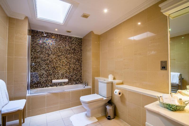 Large Double Room image 3