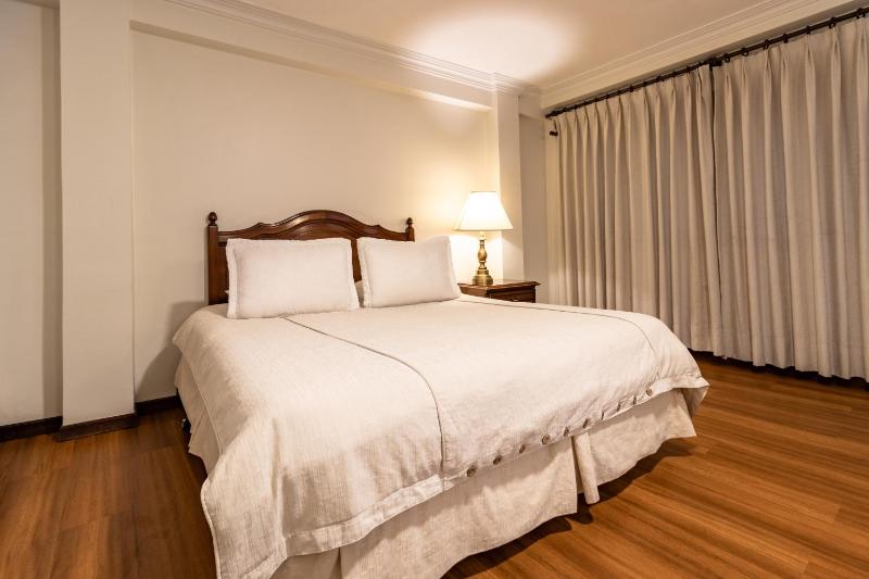 El Rey Palace Hotel - image 10