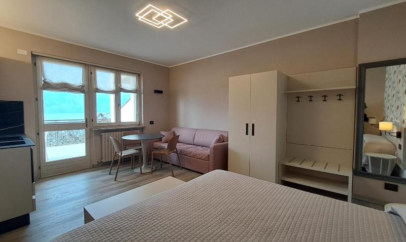 Studio (3 Adults) with Lake View image 1