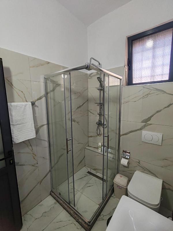 Vangert Studio Apartment - image 14