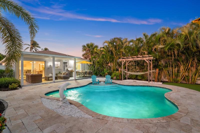 The Beach House! - 1 Mile to Vanderbilt Beach! Southern Exposure Pool - image 21
