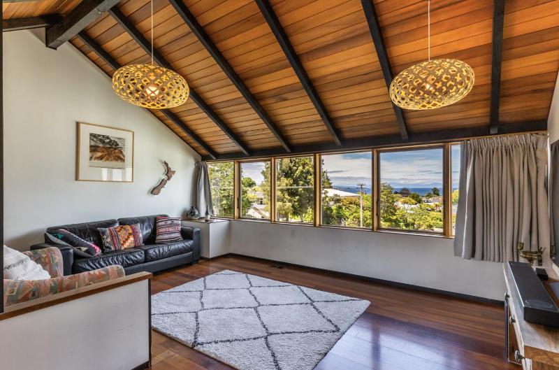 Henry Hill Cottage - The quintessential Kiwi bach - image 16