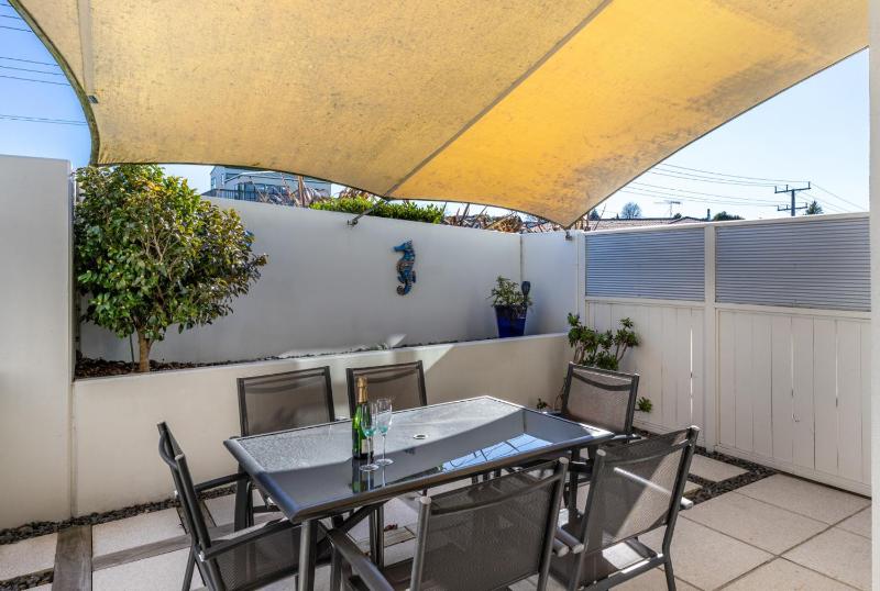 Modern Apartment Central with Wi-Fi and Linen - image 20