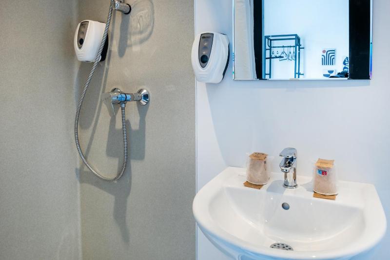 Quadruple Room image 1