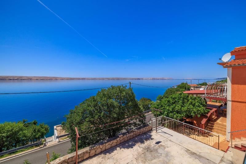 Studio with Sea View image 2