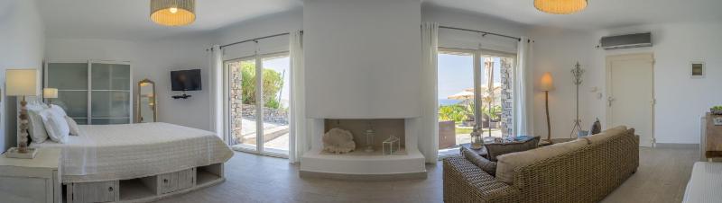 Deluxe Studio image 2