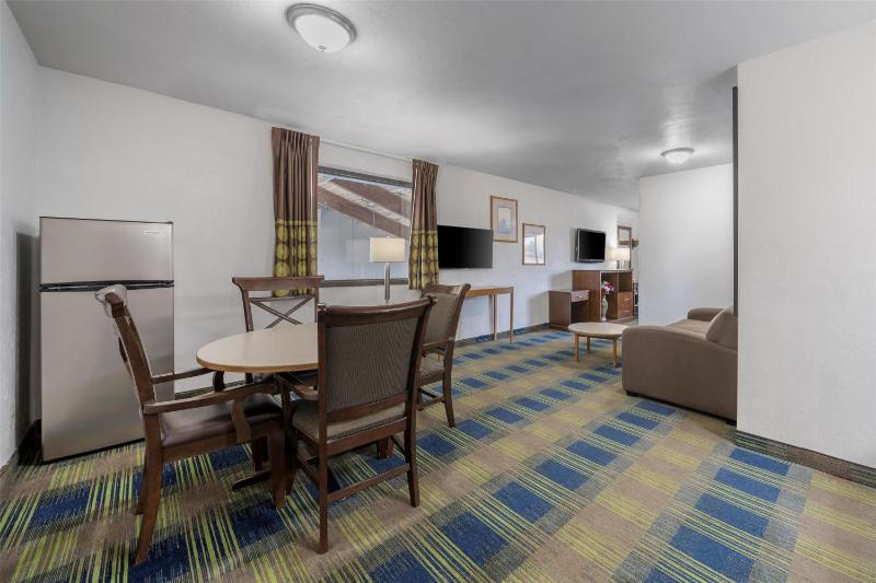 Two-Room King Suite with Sofa Bed - Non-Smoking image 1