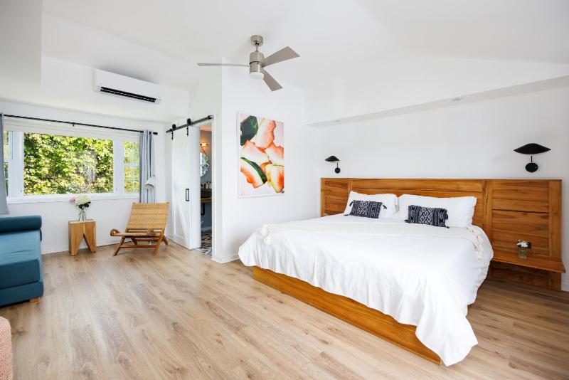 King Room image 3