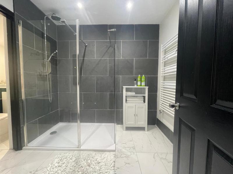 Cottage with Garden View image 4