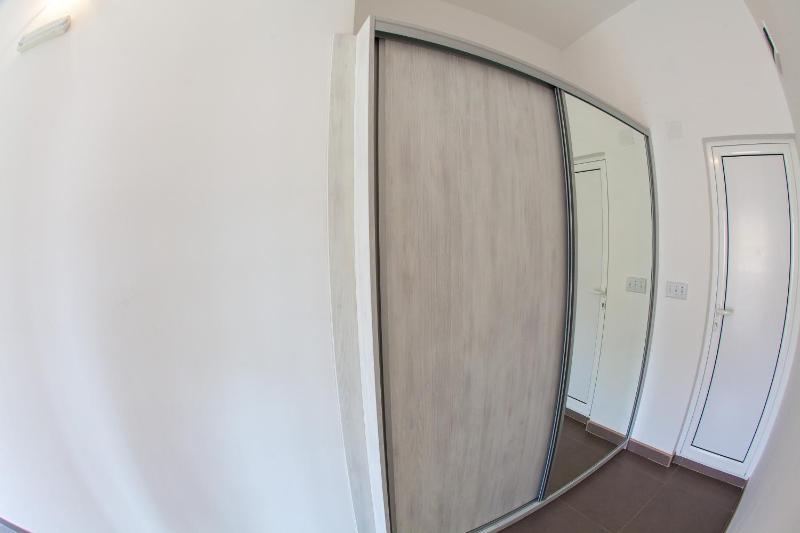 One-Bedroom Apartment image 3