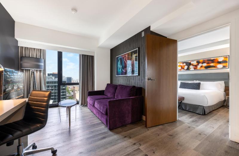 One-Bedroom King Suite image 3