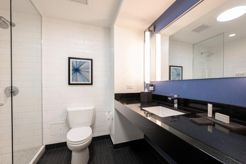 King Room image 3