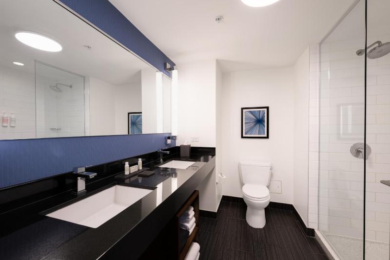 Executive King Room image 4