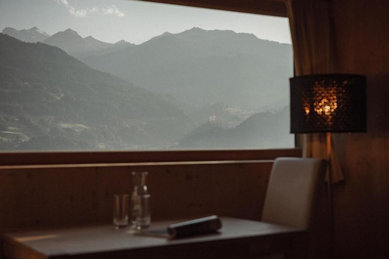 Three-Bedroom Apartment with Mountain View image 2