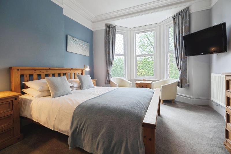 King Room with Sea View  (No Dogs) image 1