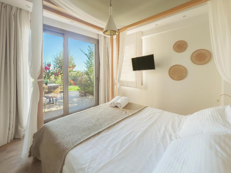 Golden Bay Suites & Maisonettes - image 34