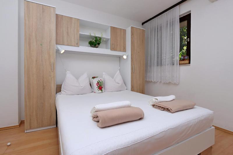 Apartments with parking space Selce Crikvenica - 24450 - image 7