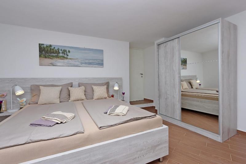 Apartments with parking space Selce Crikvenica - 24450 - image 18