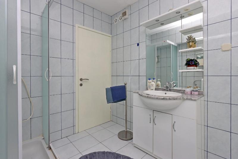 Apartments with parking space Selce Crikvenica - 24450 - image 3