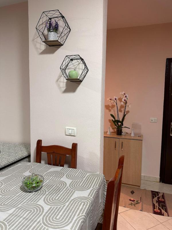 Skura's Apartment - image 14