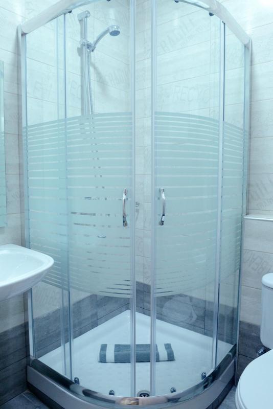 Double or Twin Room image 3