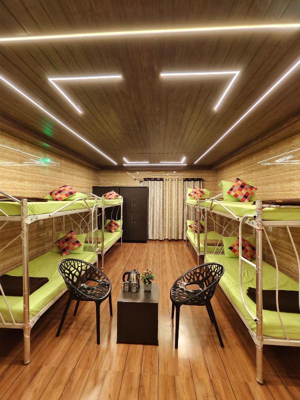 8-Bed Mixed Dormitory Room image 1