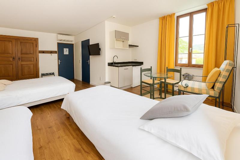 Superior Quadruple Room image 1