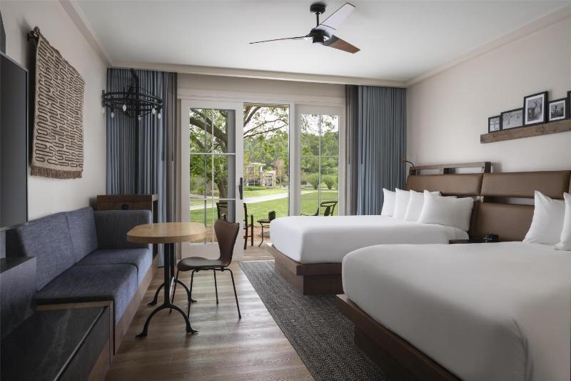 Queen Room with Two Queen Beds and Patio image 1