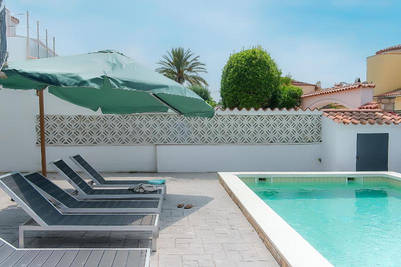 WELCS CASA 111 EMP con piscina privada y parking - image 34