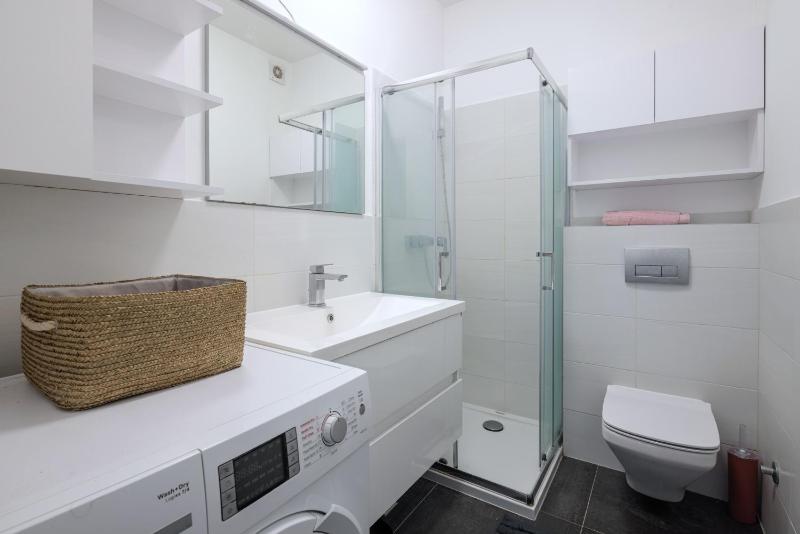 Three-Bedroom Premium Apartment with Balcony image 2
