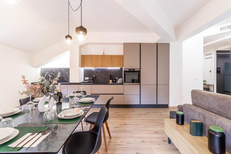 Green Lux-Via Canalino| Pass ZTL&Parking A/C WiFi - image 17