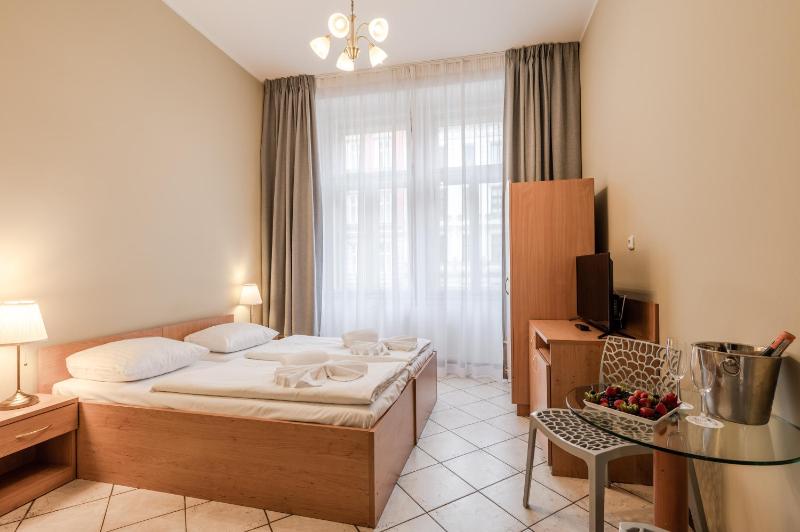 Standard Double Room image 4