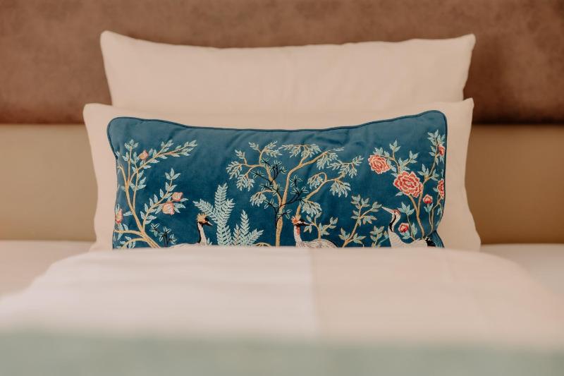 Standard Queen Room image 4