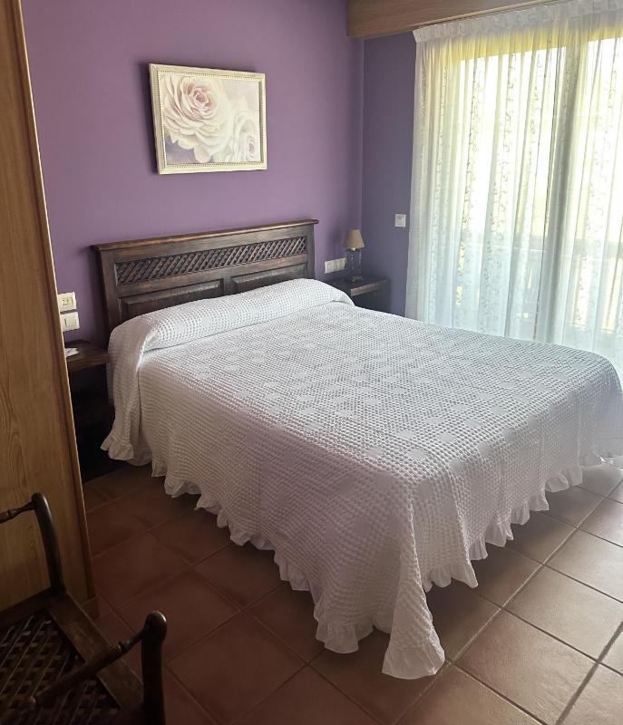 Small Double Room image 2