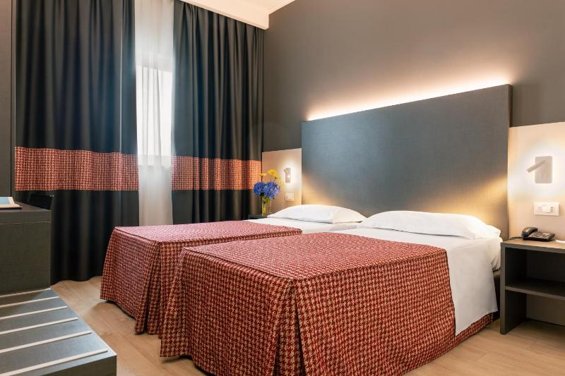 Superior Double or Twin Room image 4