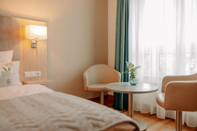 King Room image 4