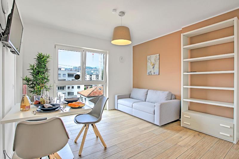 One Bedroom Apartment with Balcony 3 image 1