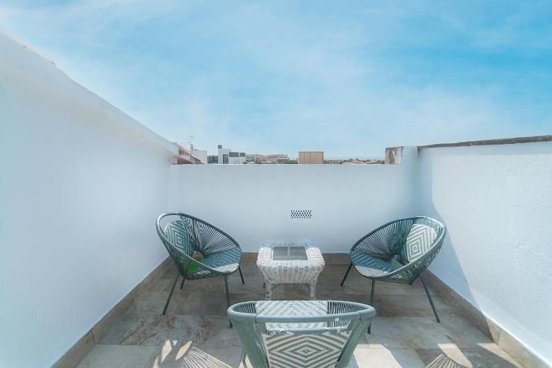 WELCS APARTAMENTO 174 EMP cerca del mar - image 1