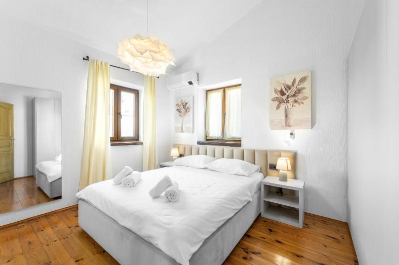 Villa Serenita with heated pool - image 37