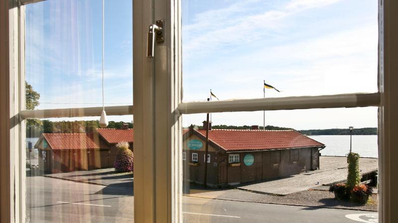 Double Room with Lake View image 3