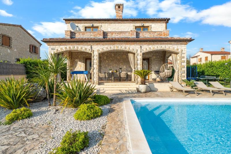 Villa Serenita with heated pool - image 8