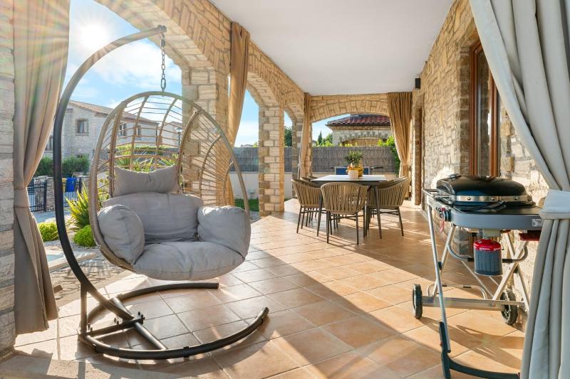 Villa Serenita with heated pool - image 24