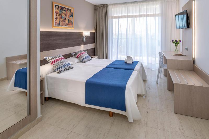 Standard Double Room (2 Adults) image 1