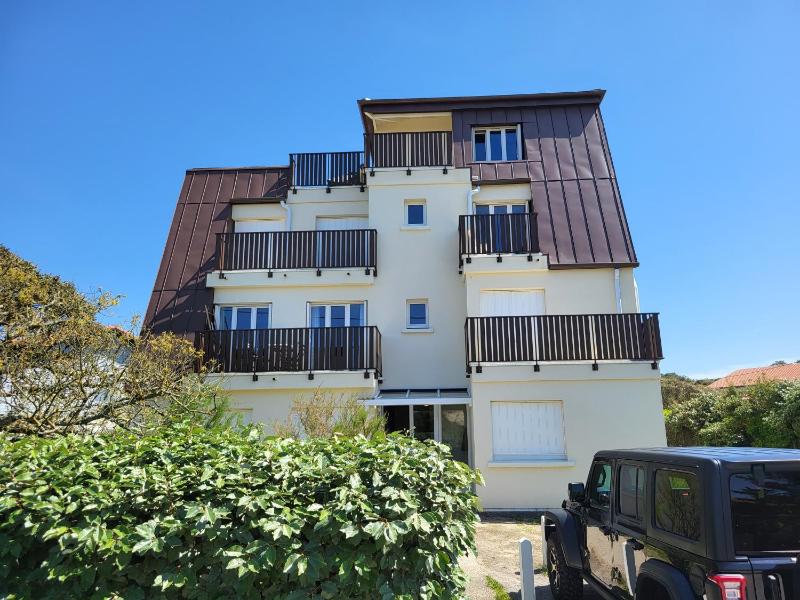 One-Bedroom Apartment image 4