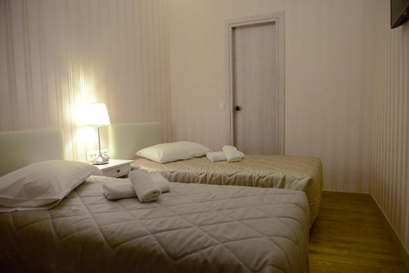 Budget Double or Twin Room with no window - Basement image 2