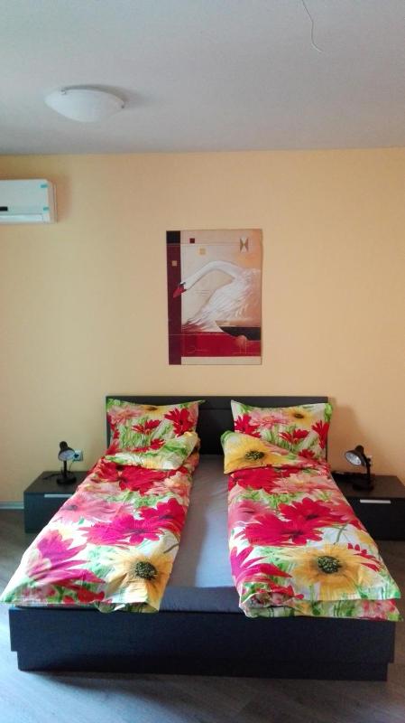 One-Bedroom Suite with Balcony (2 Adults + 2 Children) image 3