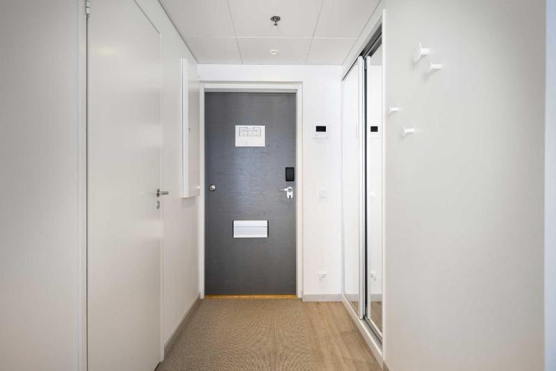 One-Bedroom Apartment image 3