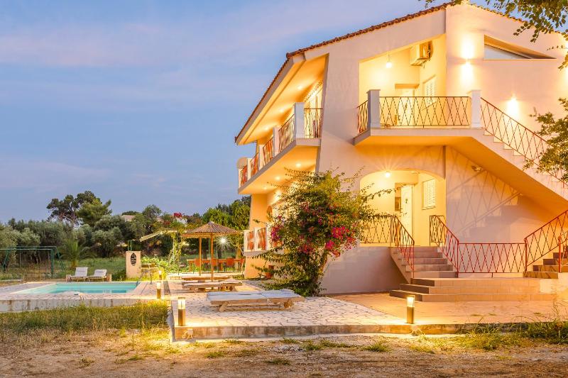 Villa - Beach Front image 2